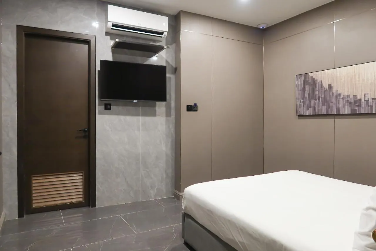 סינגפור Recharge Studio Apartment & Suites