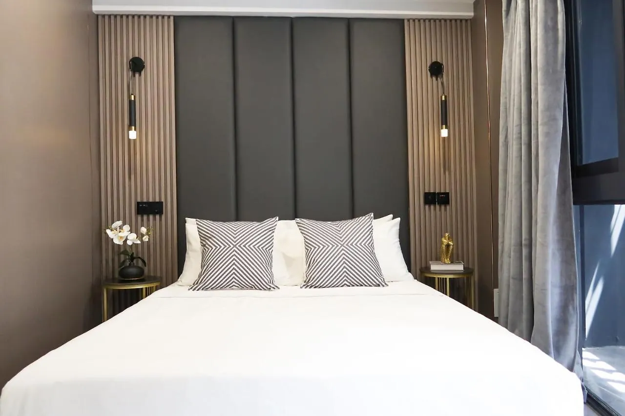 Recharge Studio Apartment & Suites Szingapúr